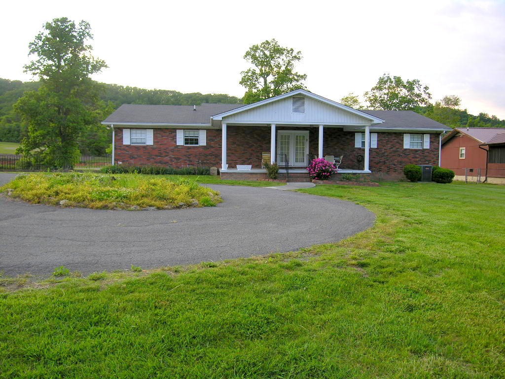 9720 Rutledge Pike Mascot, TN 37806 - Photo 24 of 27