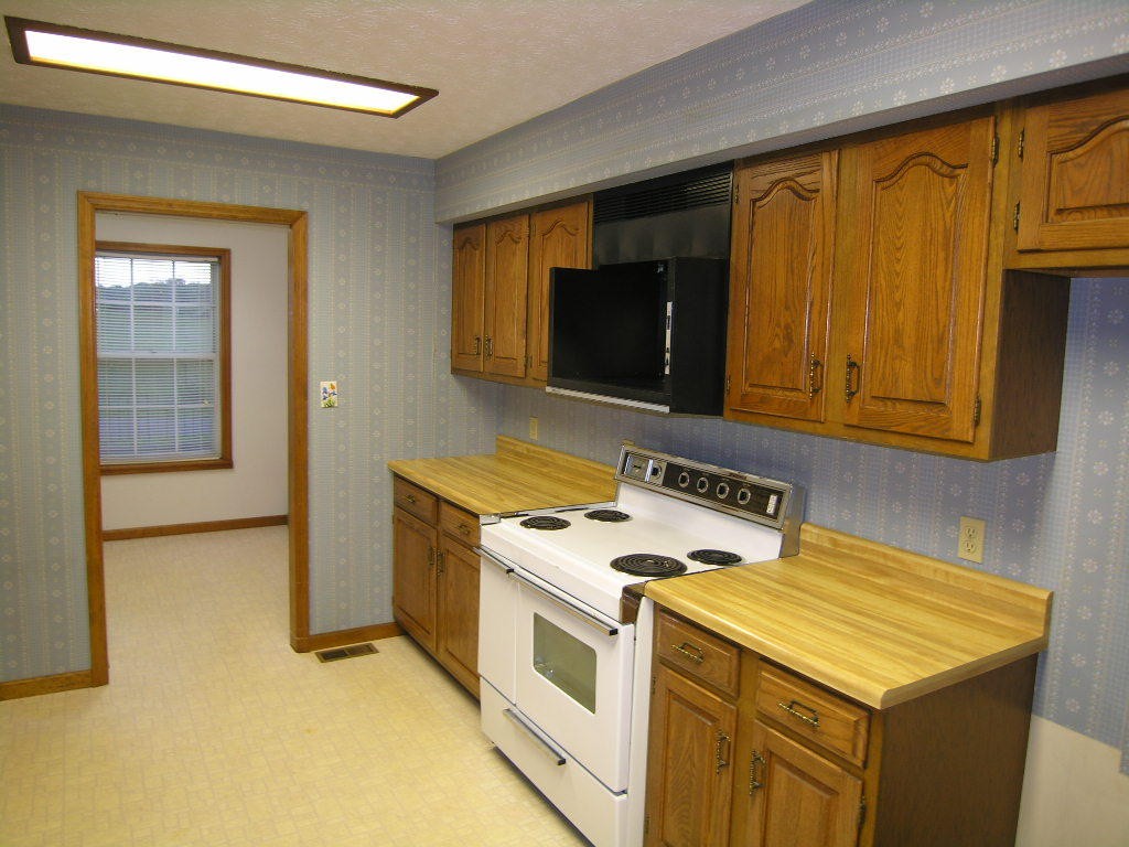 9720 Rutledge Pike Mascot, TN 37806 - Photo 7 of 27