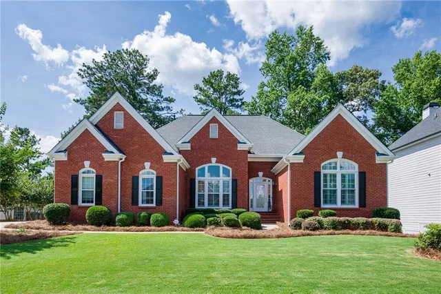 $699,900 | 205 Finsbury Park Court, Suwanee, GA 30024