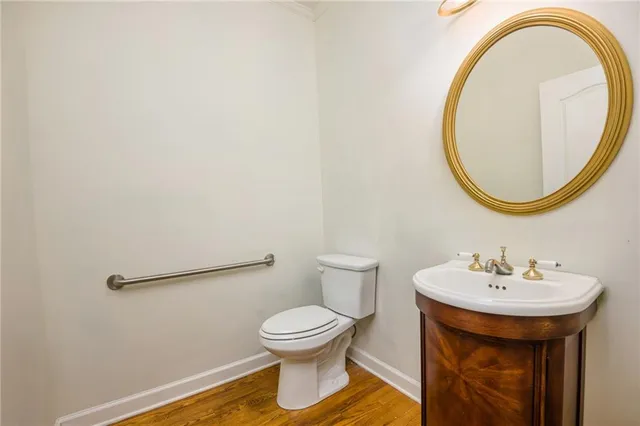 $699,900 | 205 Finsbury Park Court, Suwanee, GA 30024