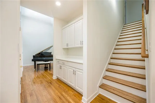 $699,900 | 205 Finsbury Park Court, Suwanee, GA 30024