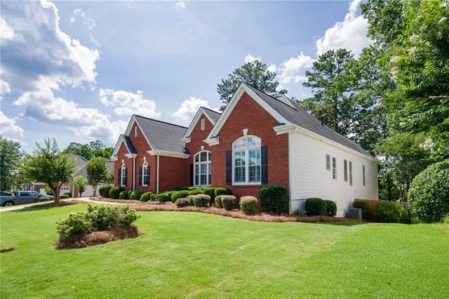 $699,900 | 205 Finsbury Park Court, Suwanee, GA 30024