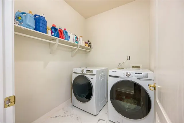 $699,900 | 205 Finsbury Park Court, Suwanee, GA 30024