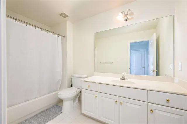 $699,900 | 205 Finsbury Park Court, Suwanee, GA 30024