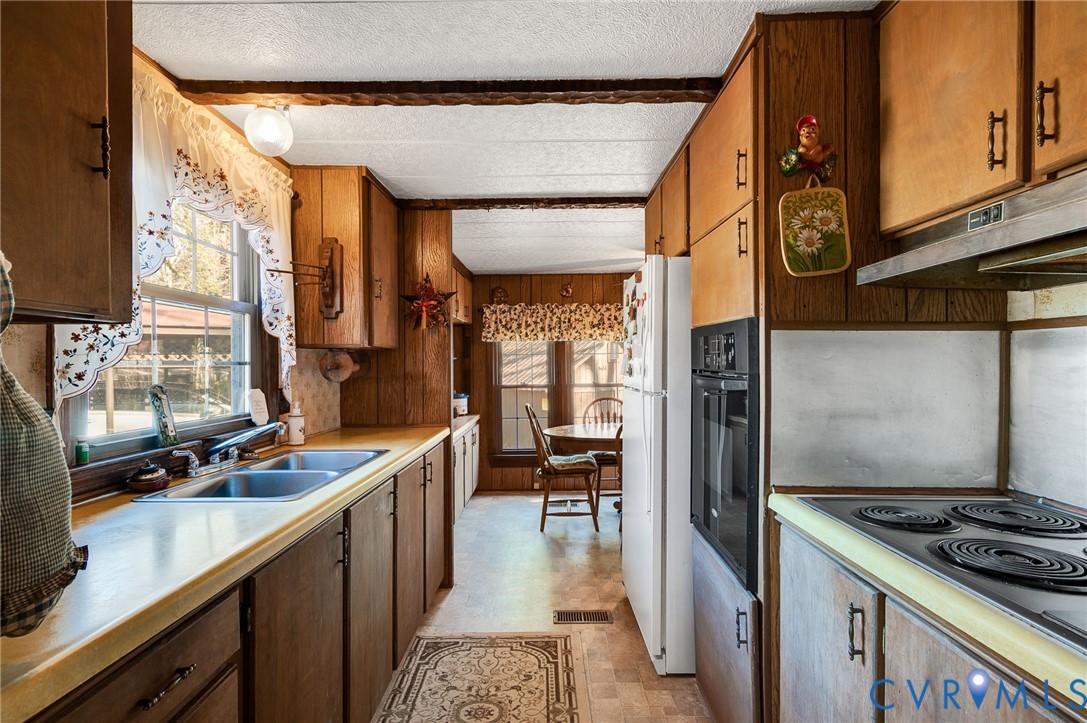 475 Dove Road Boydton, VA 23917 - Photo 8 of 42