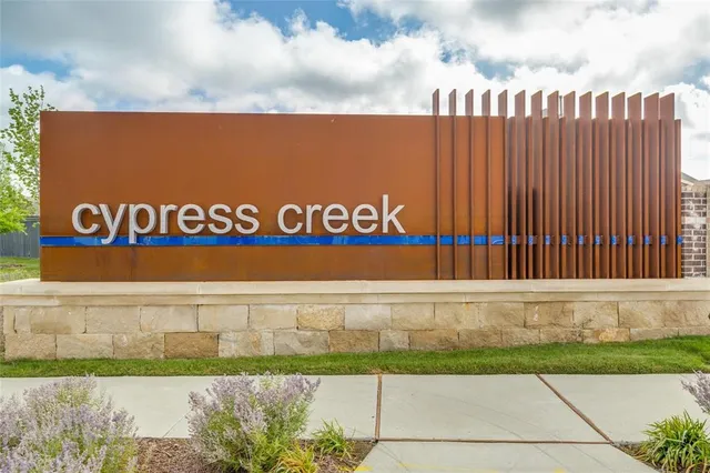 a view of outdoor space with a garden