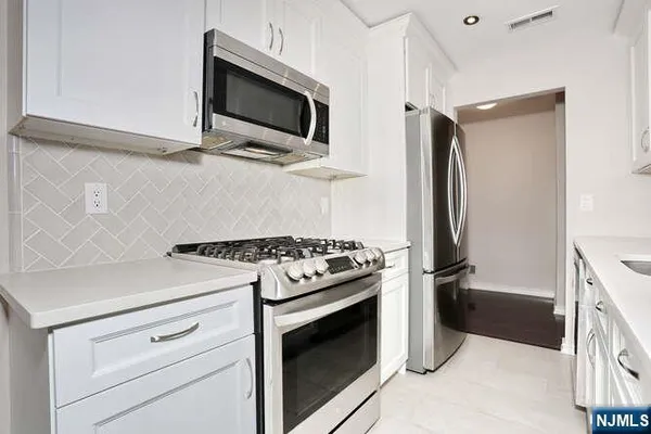 $389,000 | 17 Colonial Village Drive, Hillsdale, NJ 07642