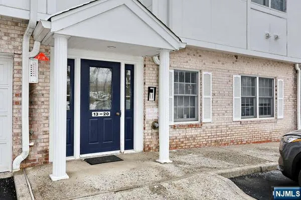 $389,000 | 17 Colonial Village Drive, Hillsdale, NJ 07642