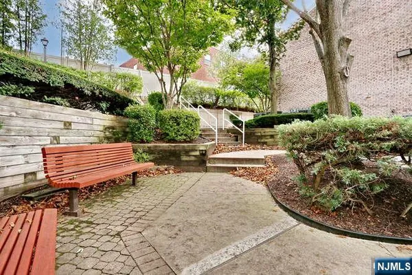 $389,000 | 17 Colonial Village Drive, Hillsdale, NJ 07642