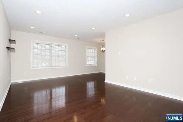 $389,000 | 17 Colonial Village Drive, Hillsdale, NJ 07642