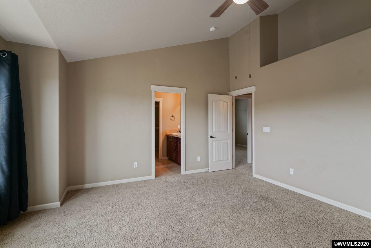 808 Crouchen Street Northwest Salem, OR 97304 - Photo 23 of 37