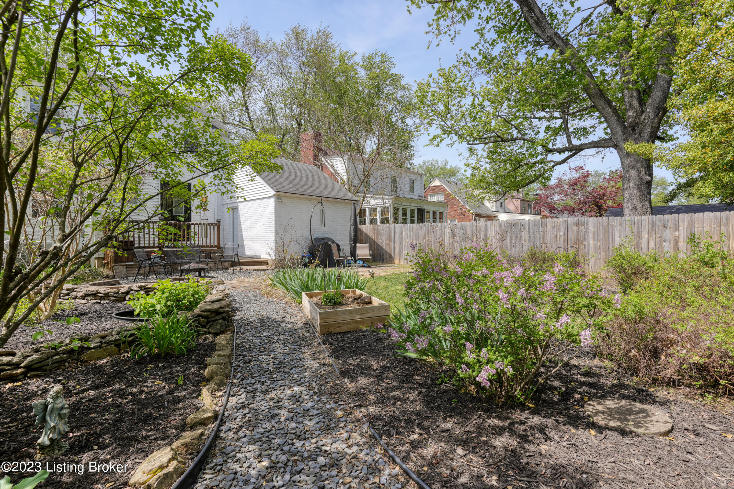 121 Don Allen Road Louisville, KY 40207 - Photo 32 of 37 042 - 20230419 06884