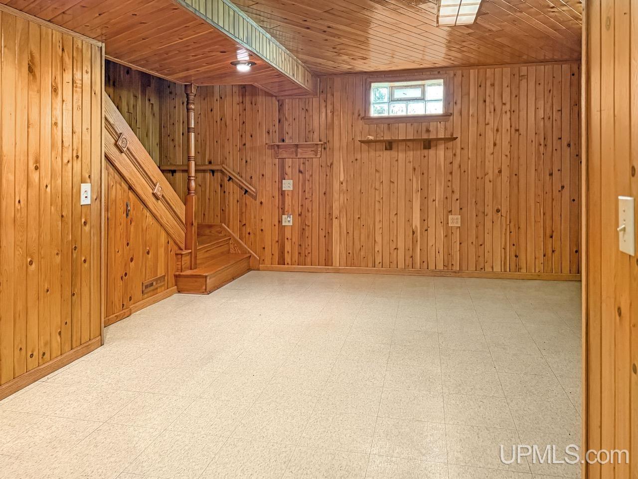 109 Offerman Road Amasa, MI 49903 - Photo 17 of 76