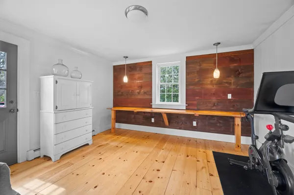 $1,375,000 | 64 Kingston Road, Exeter, NH 03833