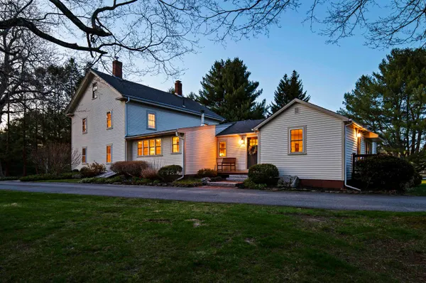 $1,375,000 | 64 Kingston Road, Exeter, NH 03833
