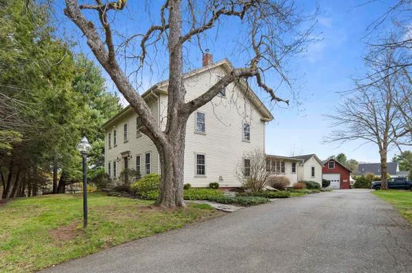 $1,375,000 | 64 Kingston Road, Exeter, NH 03833