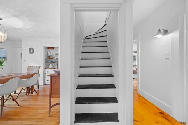 $1,375,000 | 64 Kingston Road, Exeter, NH 03833