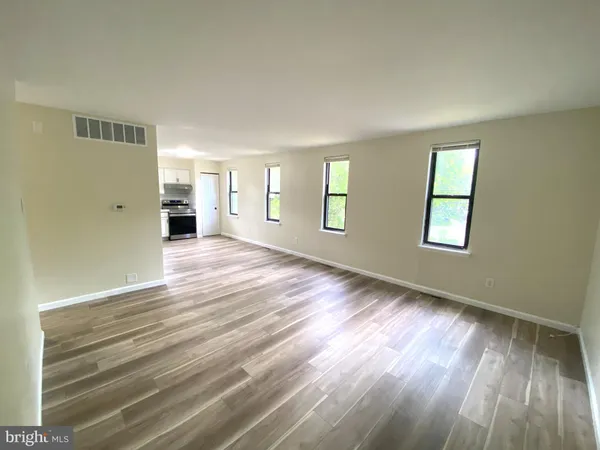 $1,900 | 230 Almonesson Road, Unit B, Blackwood, NJ 08012