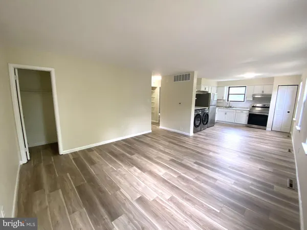 $1,900 | 230 Almonesson Road, Unit B, Blackwood, NJ 08012