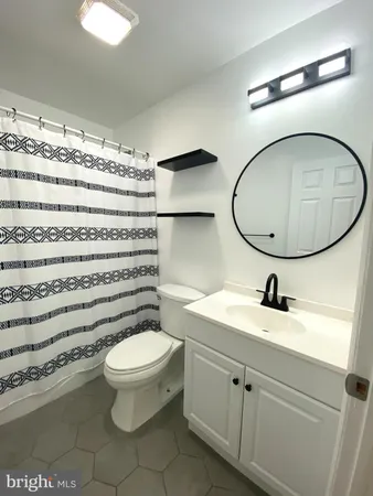 $1,900 | 230 Almonesson Road, Unit B, Blackwood, NJ 08012