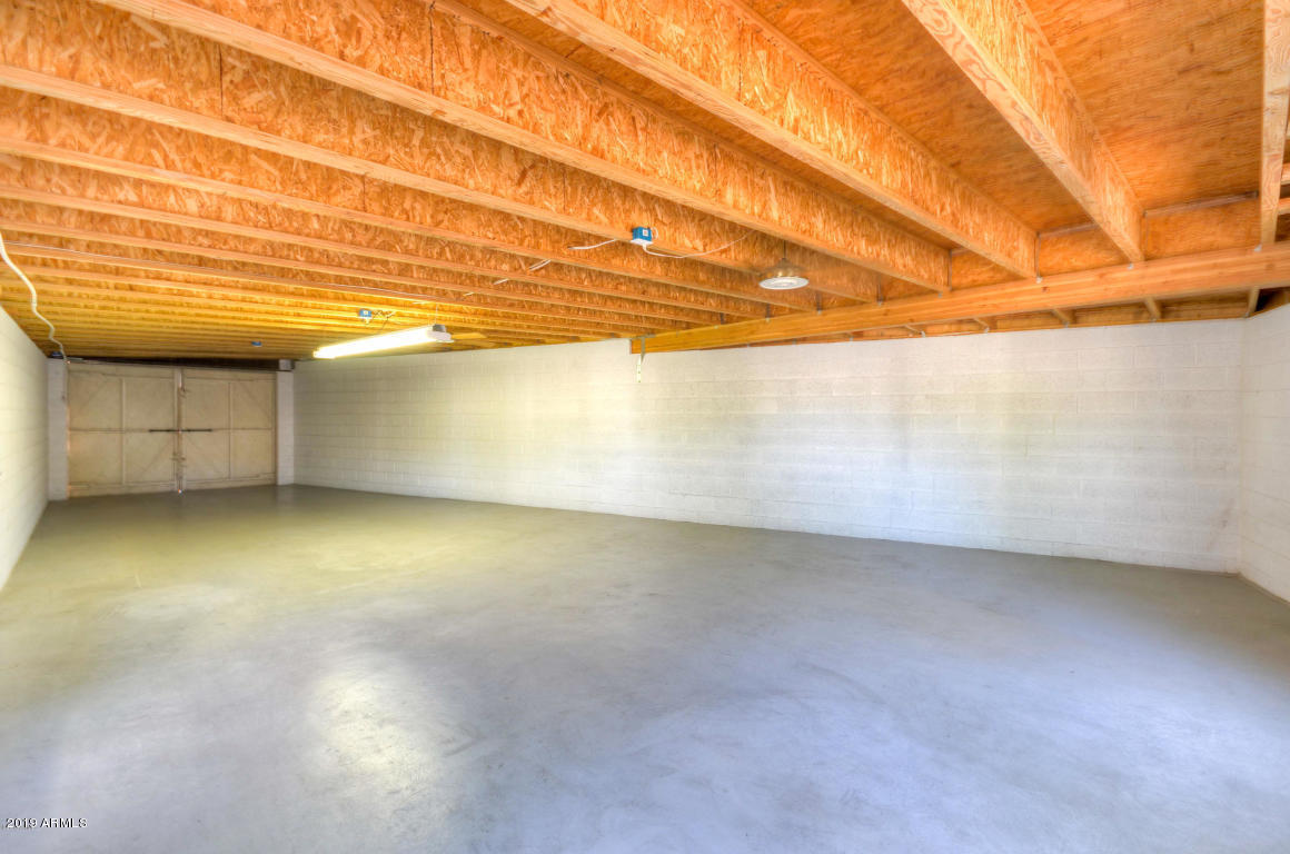 2850 East Cochise Road Phoenix, AZ 85028 - Photo 21 of 27 Garage 2