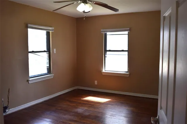 a picture of a wall with a white wall and a white wall