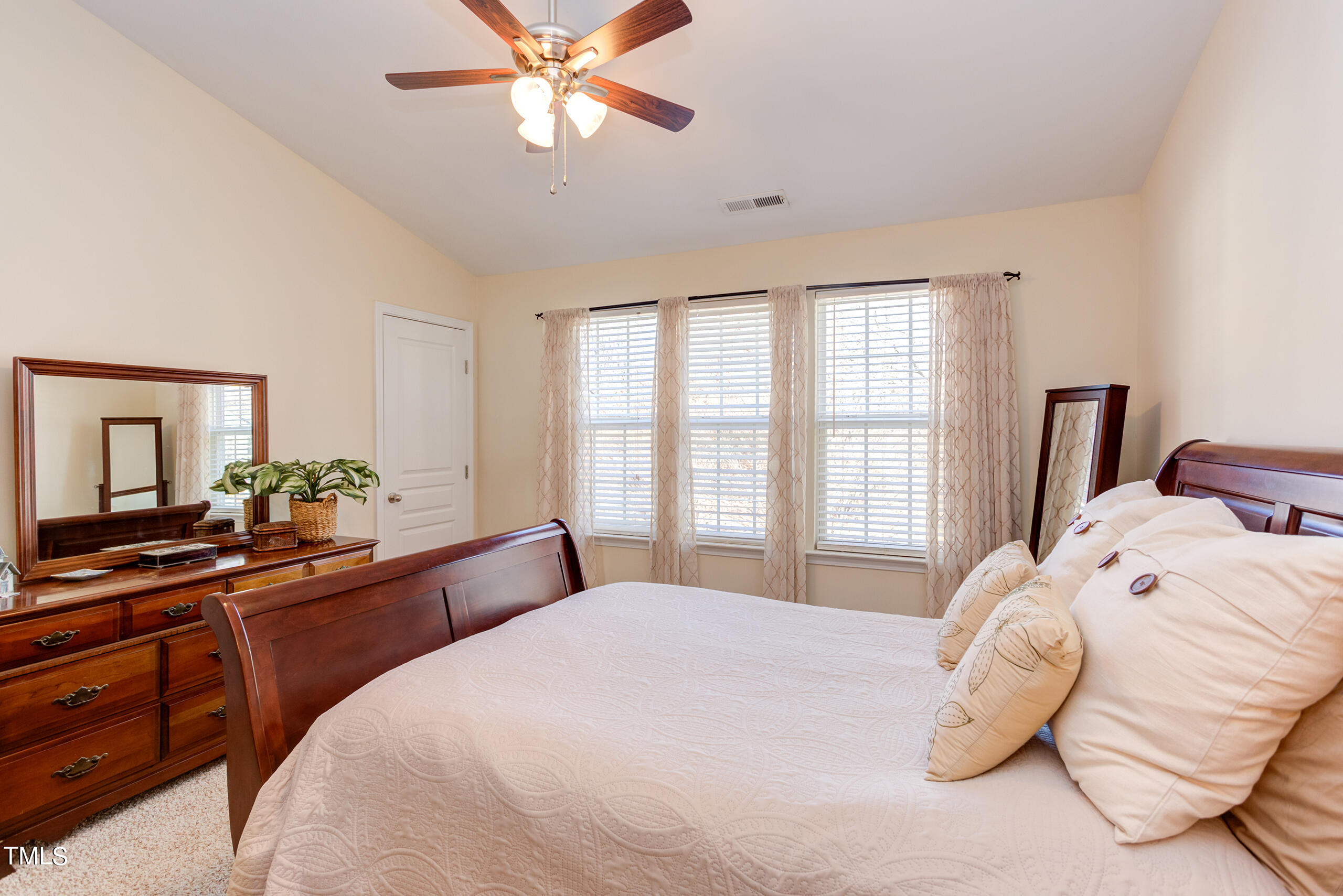 4402 Sugarbend Way Raleigh, NC 27606 - Photo 18 of 31 IMG_9473_4_5