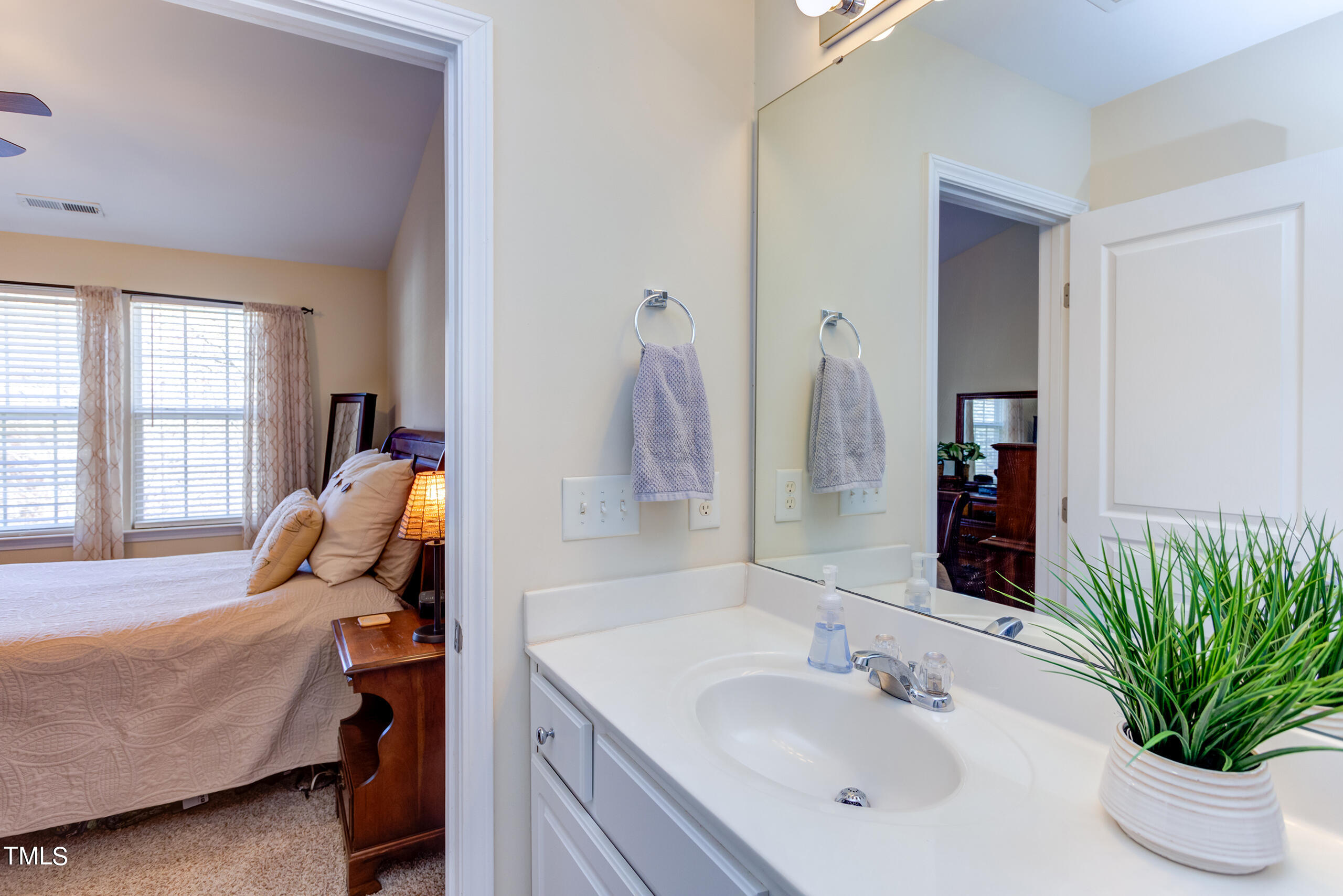 4402 Sugarbend Way Raleigh, NC 27606 - Photo 20 of 31 IMG_9482_3_4