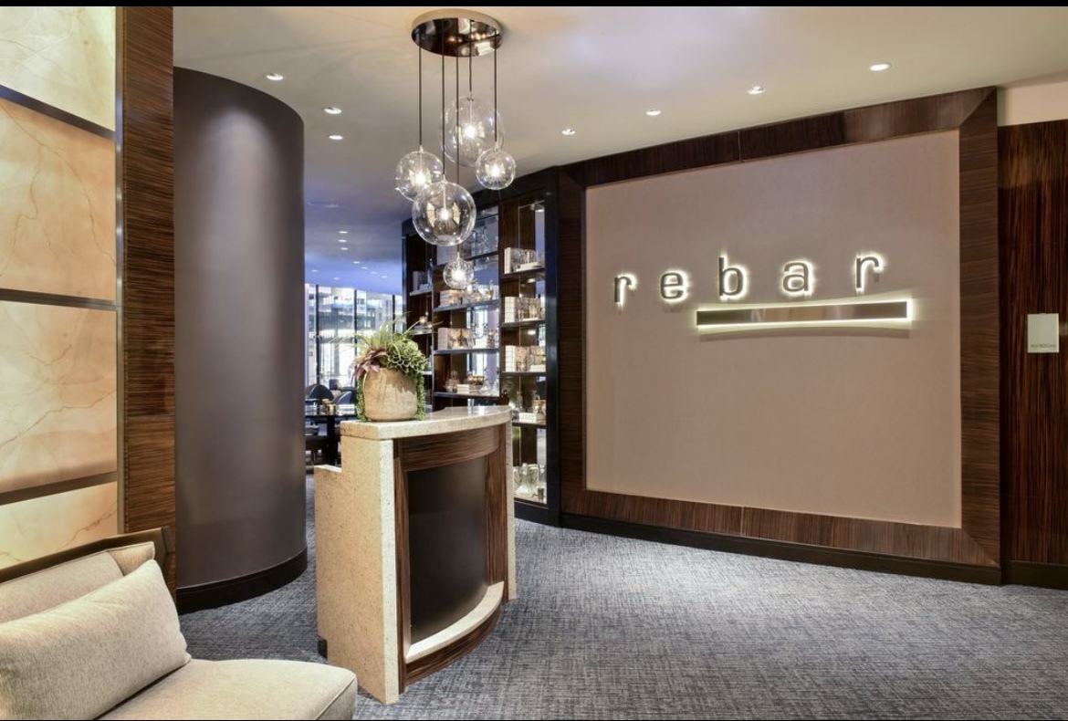 401 North Wabash Avenue, Unit 59B Chicago, IL 60611 - Photo 30 of 40 a view of a livingroom with furniture and a floor to ceiling window