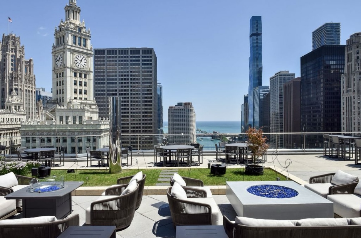 401 North Wabash Avenue, Unit 59B Chicago, IL 60611 - Photo 35 of 40 a view of a patio with chairs table and chairs