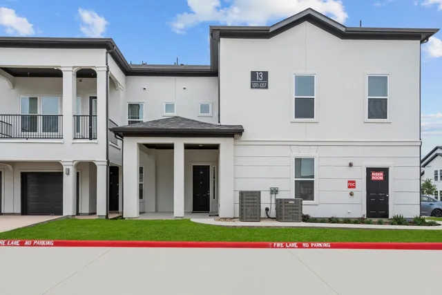 $1,843 | 1664 Hillside Terrace, Unit 1112, Buda, TX 78610