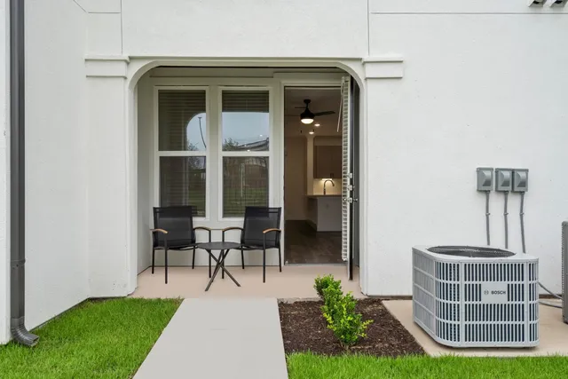 $1,843 | 1664 Hillside Terrace, Unit 1112, Buda, TX 78610