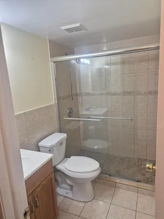 $2,000 | 3252 Foxcroft Road, Unit 113, Miramar, FL 33025