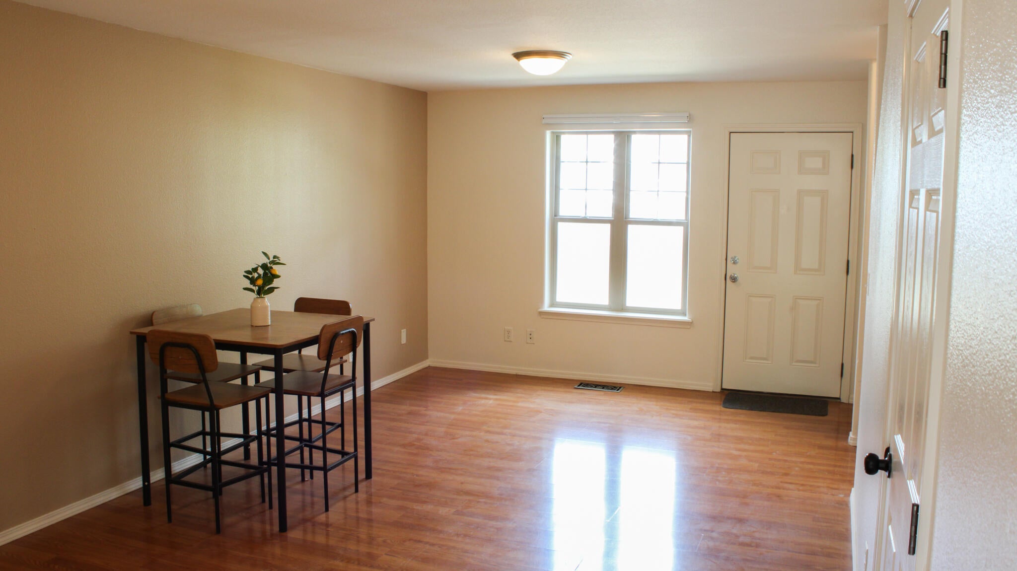 450 Midway Road, Unit 10 Medford, OR 97501 - Photo 3 of 20 IMG_2481-Enhanced-SR