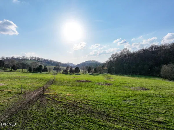 $673,000 | 465 Clear Creek Road, Chuckey, TN 37641