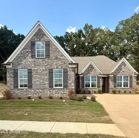 $371,900 | 654 Tallahatchie Street, Nesbit, MS 38651