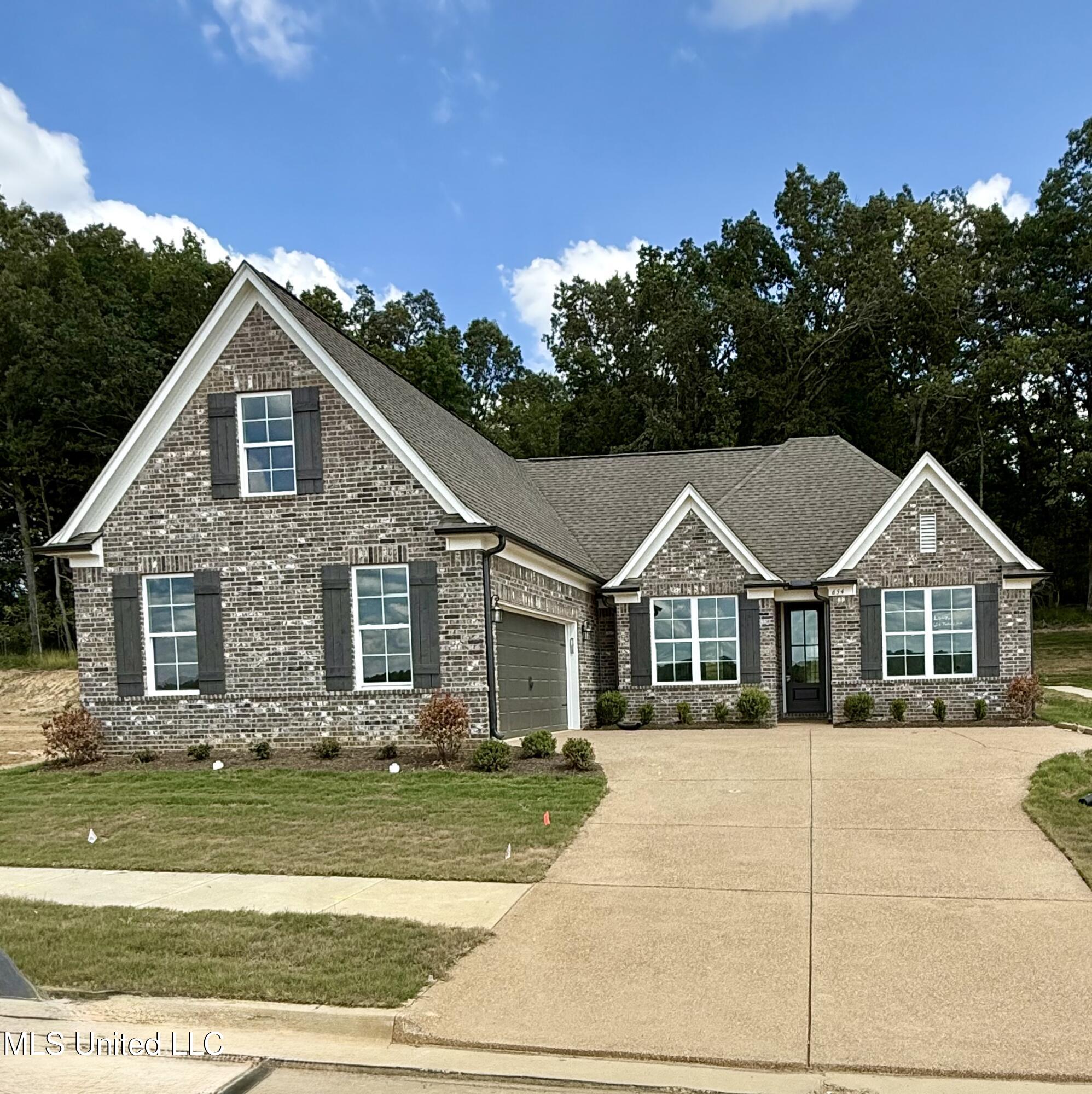 654 Tallahatchie Street Nesbit, MS 38651 - Photo 2 of 20 Leland