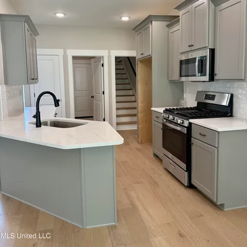 $371,900 | 654 Tallahatchie Street, Nesbit, MS 38651