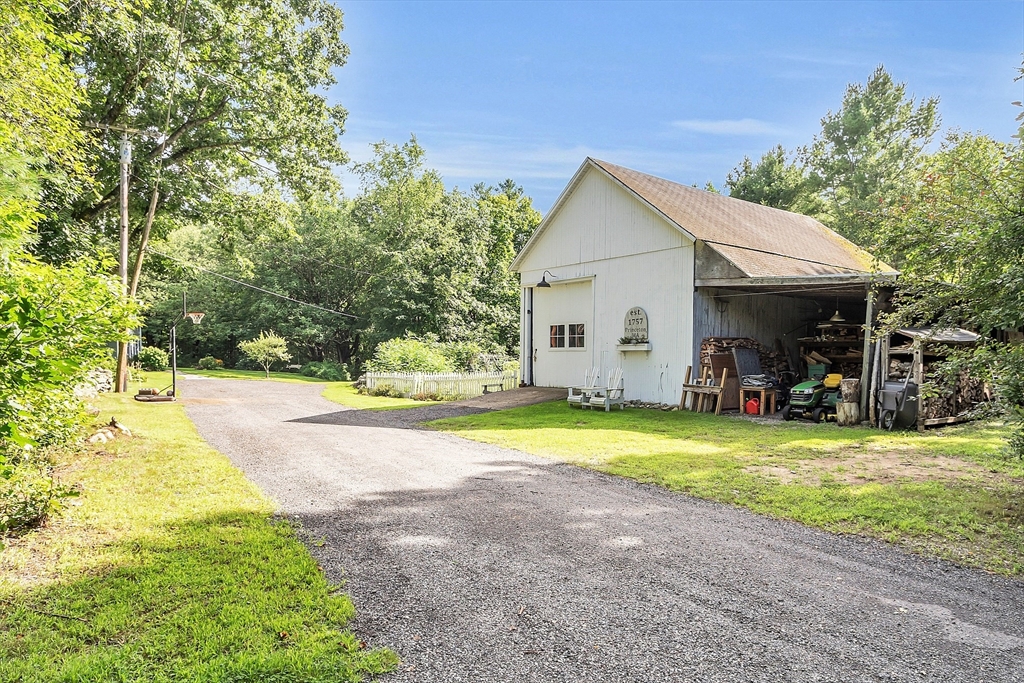 342 Ball Hill Road Princeton, MA 01541 - Photo 6 of 42 Gallery Image 6