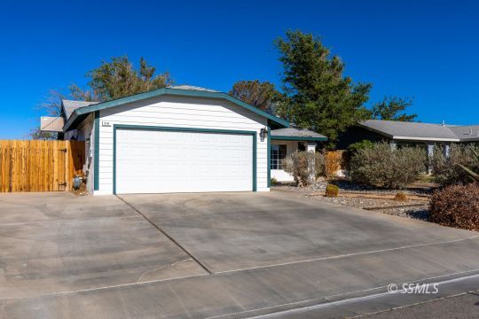 416 Ashton Street Ridgecrest, CA 93555 - Photo 2 of 27