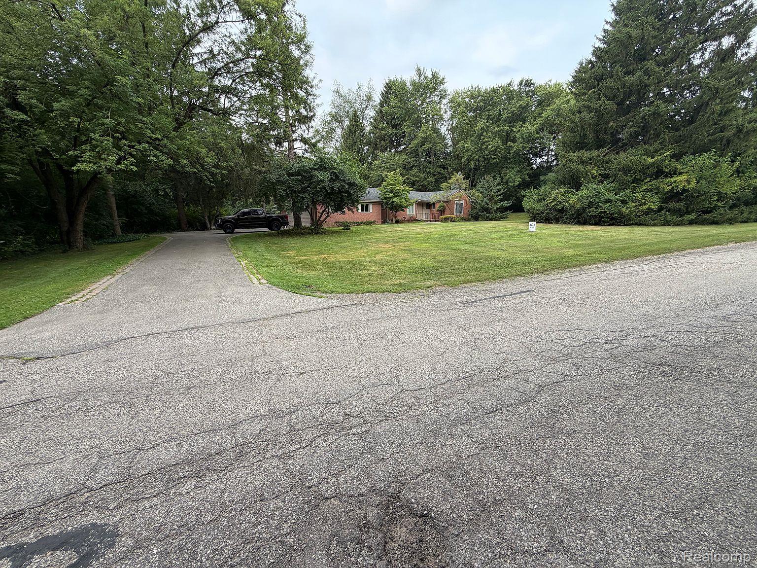 3520 Rayburn Road Bloomfield Hills, MI 48304 - Photo 3 of 26 Additional content