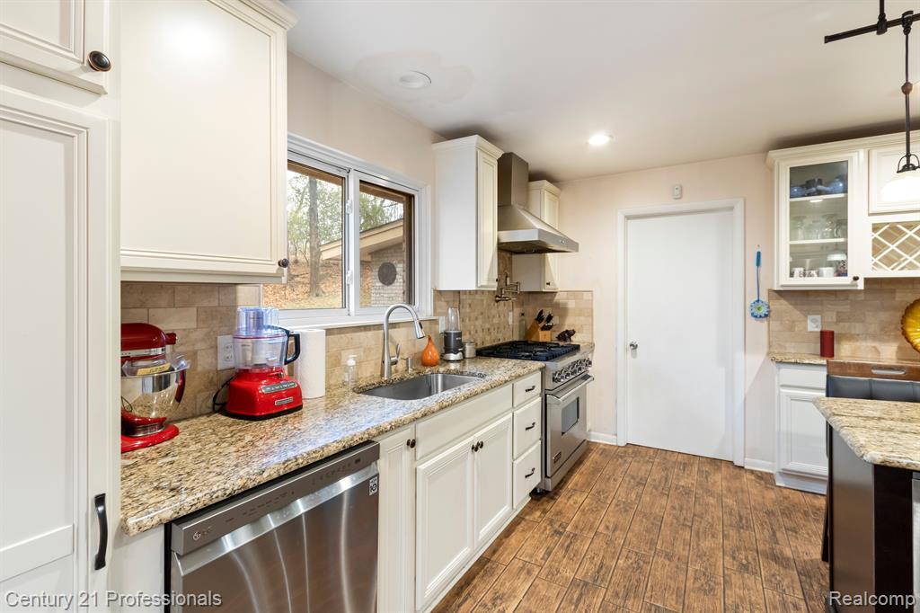 28664 West 12 Mile Road Farmington Hills, MI 48334 - Photo 12 of 49
