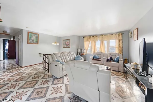 $599,999 | 1019 Essex Avenue, Linden, NJ 07036