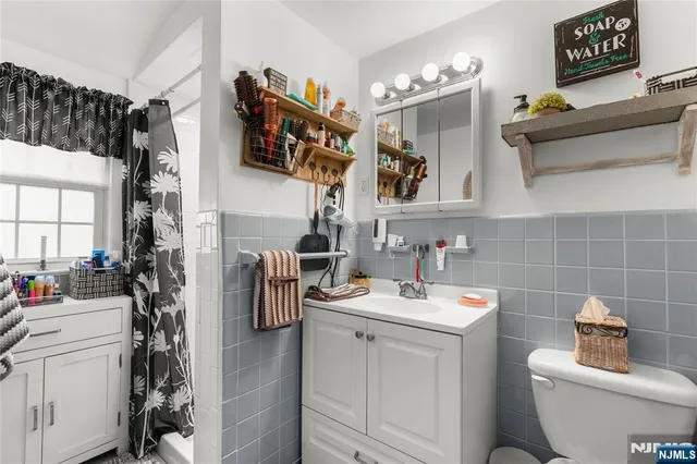 $769,999 | 824 Summit Avenue, Hackensack, NJ 07601