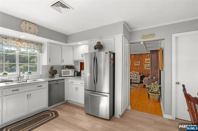 $769,999 | 824 Summit Avenue, Hackensack, NJ 07601