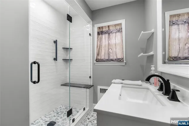 $769,999 | 824 Summit Avenue, Hackensack, NJ 07601