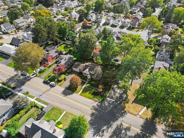 $769,999 | 824 Summit Avenue, Hackensack, NJ 07601