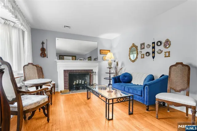 $769,999 | 824 Summit Avenue, Hackensack, NJ 07601