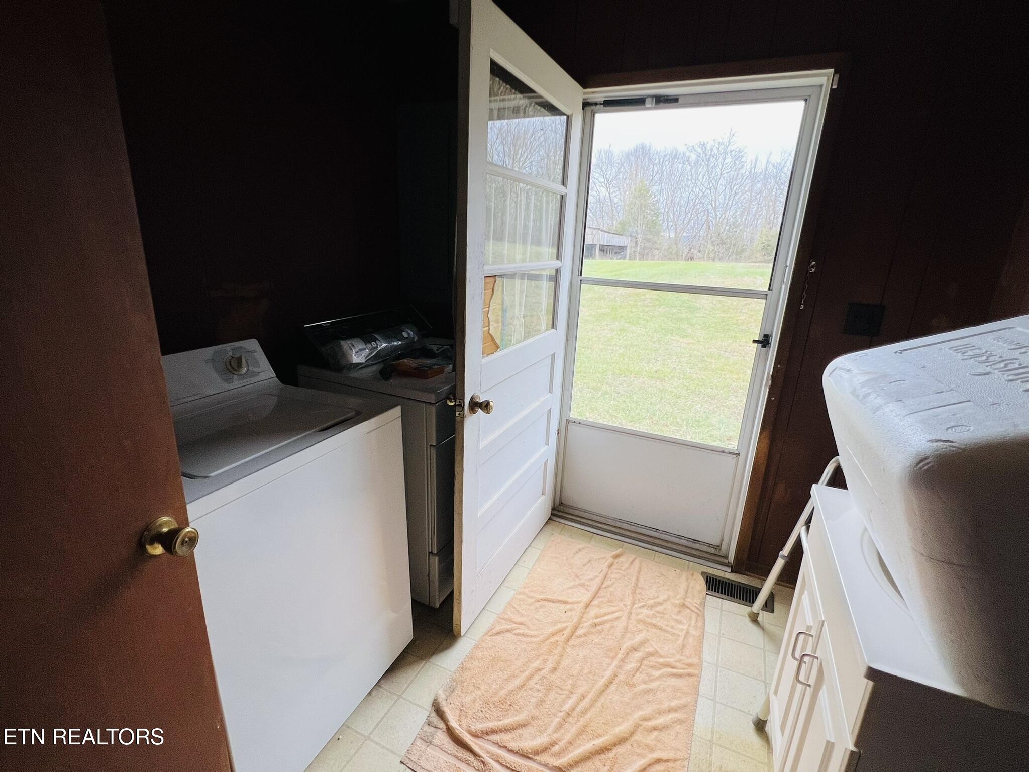 1008 Old Static Road Byrdstown, TN 38549 - Photo 27 of 27 IMG_6129