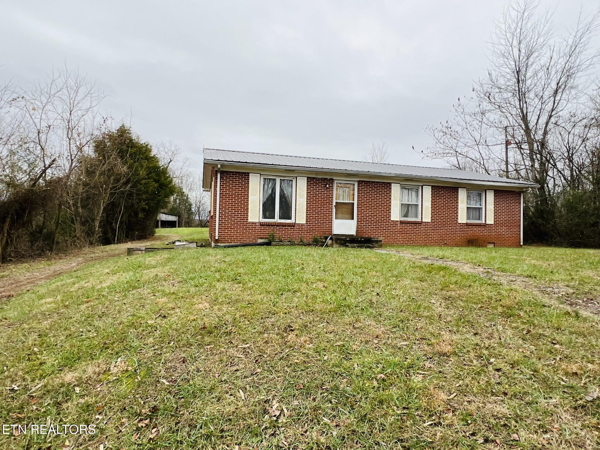 1008 Old Static Road Byrdstown, TN 38549 - Photo 7 of 27 IMG_6146